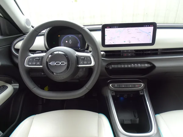 Fiat 600 (2025) — foto 9 van 25