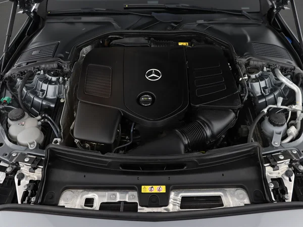 MERCEDES C 300 (2023) — foto 6 van 33