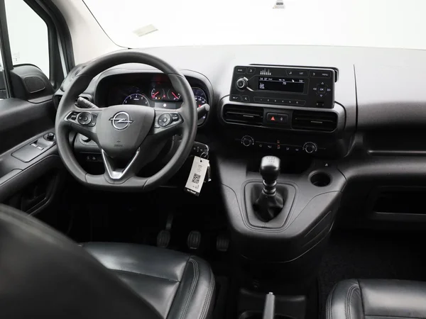 Opel Combo Life (2022) — foto 30 van 32