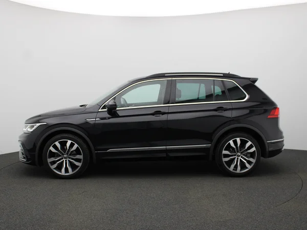 VOLKSWAGEN Tiguan (2023) — foto 16 van 21