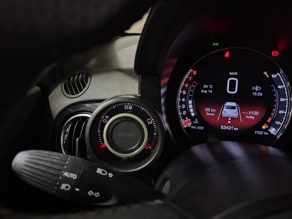 Abarth 595 (2021) — foto 4 van 22