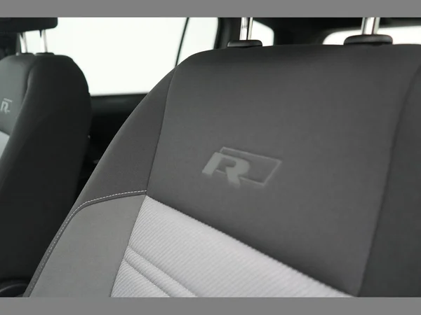 VOLKSWAGEN Touran (2023) — foto 4 van 30