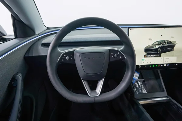 Tesla Model 3 (2024) — foto 9 van 40