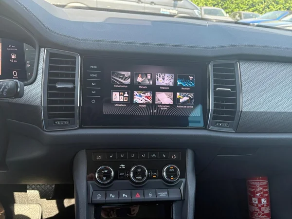 SKODA Kodiaq (2024) — foto 2 van 23