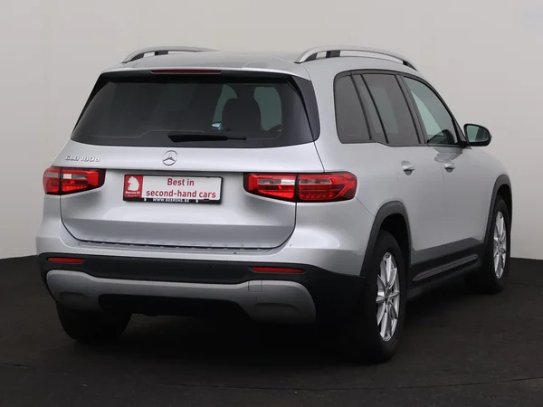 MERCEDES GLB 180 (2021) — foto 21 van 27