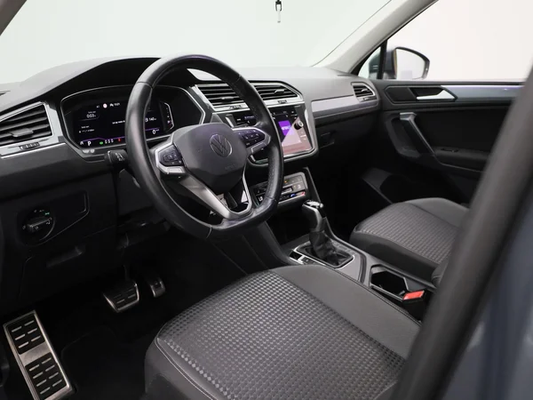 Volkswagen Tiguan (2022) — foto 8 van 36