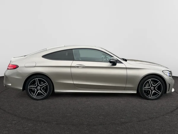 MERCEDES-BENZ Coupe C (2021) — foto 21 van 23