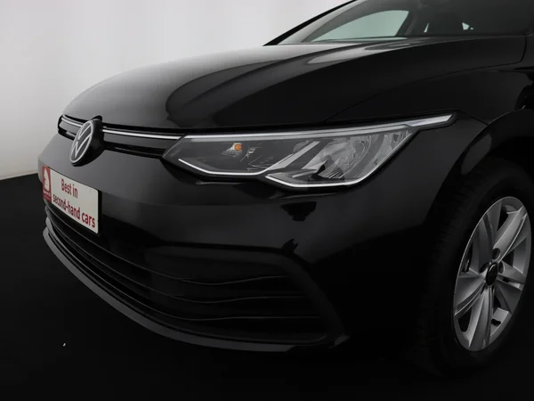 VOLKSWAGEN Golf (2024) — foto 20 van 27