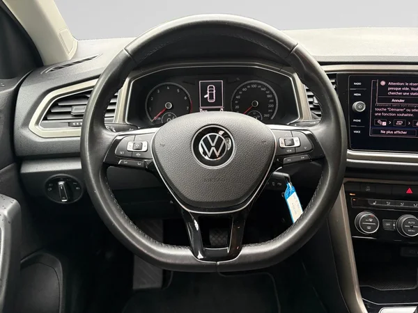 VOLKSWAGEN T-Roc (2021) — foto 4 van 24