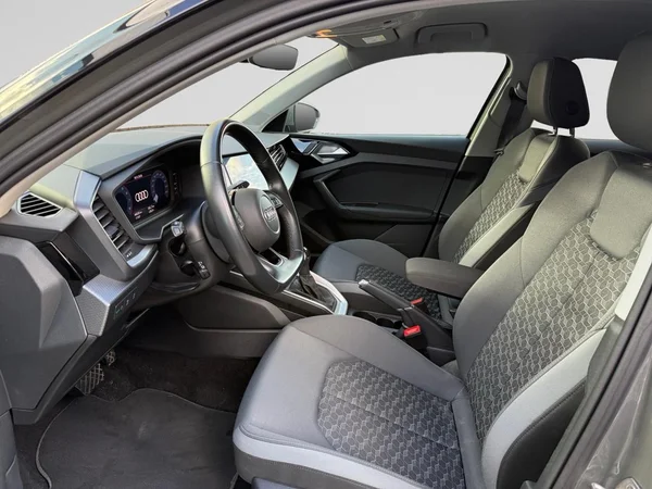 AUDI A1 Sportback (2023) — foto 2 van 16