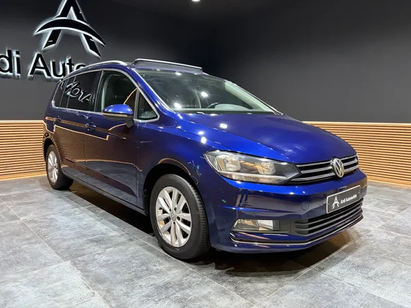 Volkswagen Touran (2016) — foto 21 van 27