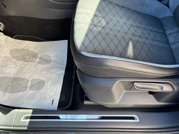 VOLKSWAGEN Tiguan (2020) — foto 6 van 22