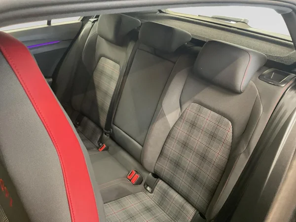 VOLKSWAGEN Golf VIII GTI (2024) — foto 8 van 20