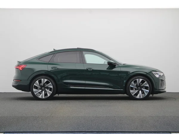 AUDI Q8 e-tron Sportback (2025) — foto 23 van 25