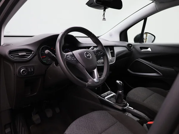 Opel Crossland (2022) — foto 25 van 37