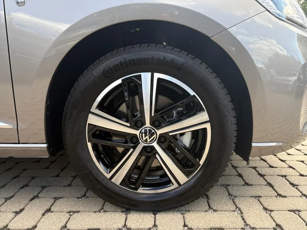 VOLKSWAGEN Caddy Maxi (2026) — foto 16 van 23