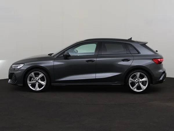 AUDI A3 Sportback (2025) — foto 11 van 18