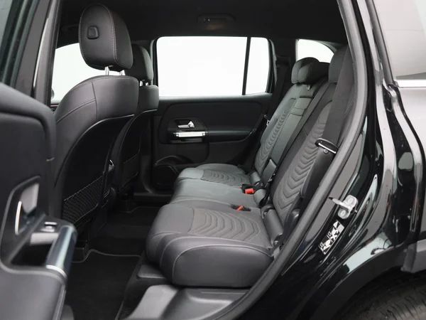 Mercedes-Benz GLB (2025) — foto 4 van 45