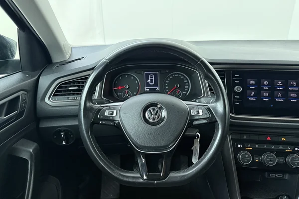 Volkswagen T-Roc (2019) — foto 2 van 21