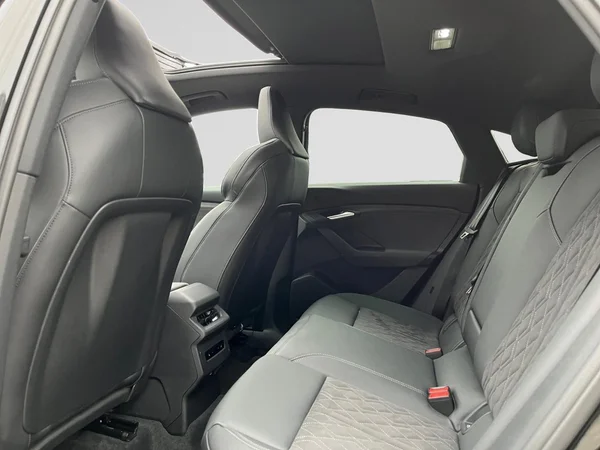 AUDI Q6 Sportback e-tron (2025) — foto 17 van 19