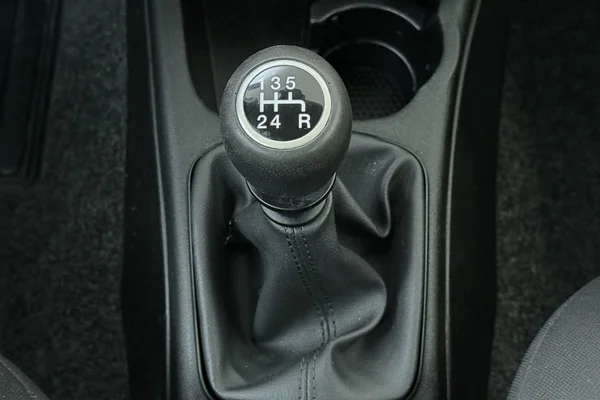 Fiat Punto (2017) — foto 4 van 21