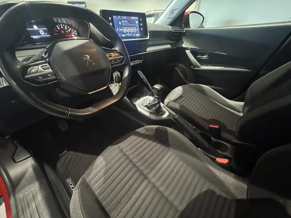 Peugeot 2008 (2021) — foto 6 van 27