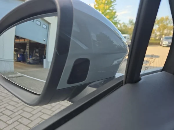 AUDI Q4 e-tron (2025) — foto 2 van 21