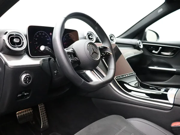 Mercedes-Benz C-Klasse (2024) — foto 4 van 31