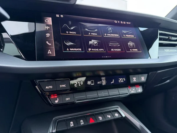 AUDI A3 Sedan (2025) — foto 13 van 21
