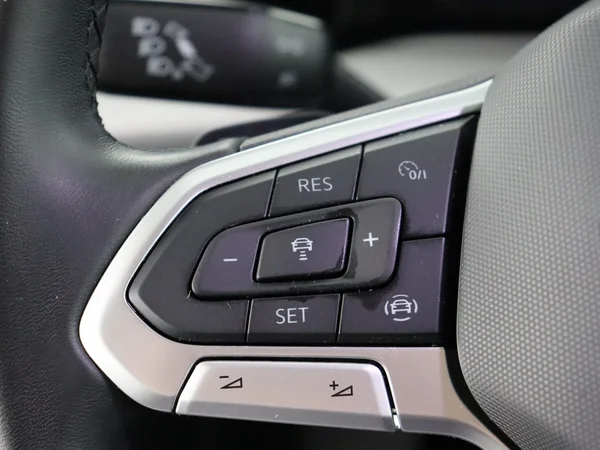 VOLKSWAGEN Golf (2024) — foto 9 van 27
