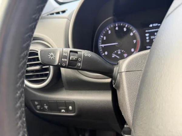 HYUNDAI Kona (2018) — foto 19 van 31