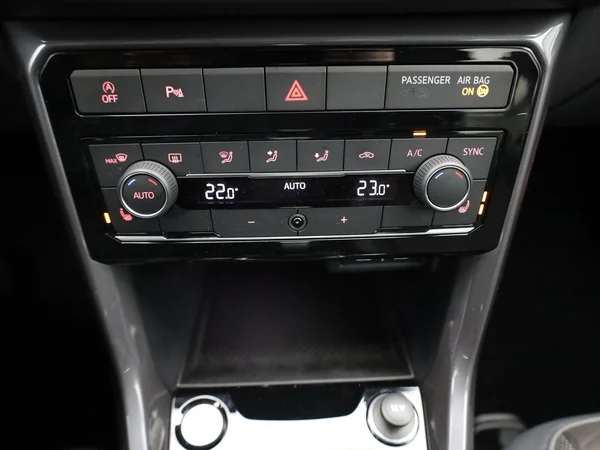 VOLKSWAGEN T-Cross (2021) — foto 7 van 19