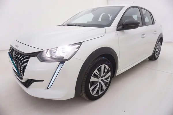 Peugeot E-208 (2022) — foto 29 van 30