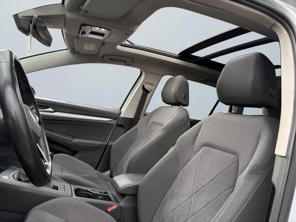 VOLKSWAGEN Golf Variant VIII Dsl (2023) — foto 4 van 28