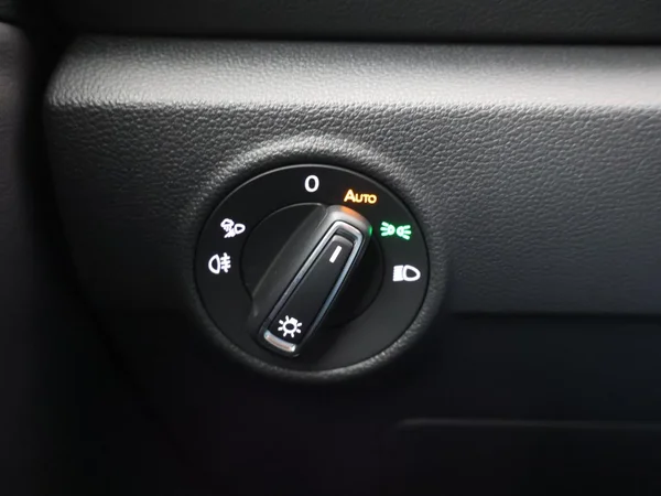 VOLKSWAGEN T-Roc (2023) — foto 16 van 26