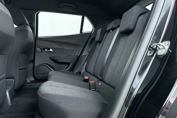 Peugeot 2008 (2025) — foto 18 van 19