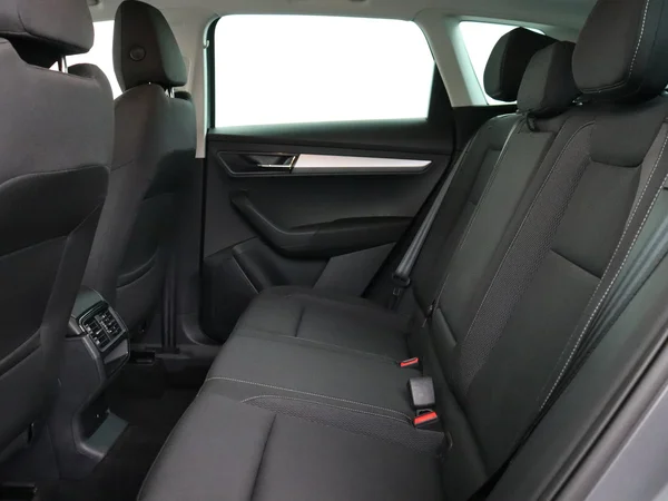 SKODA Karoq (2024) — foto 4 van 18