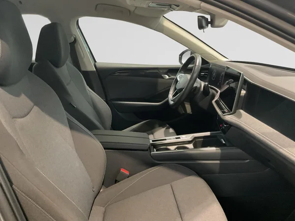 VOLKSWAGEN Passat SW (2024) — foto 8 van 24