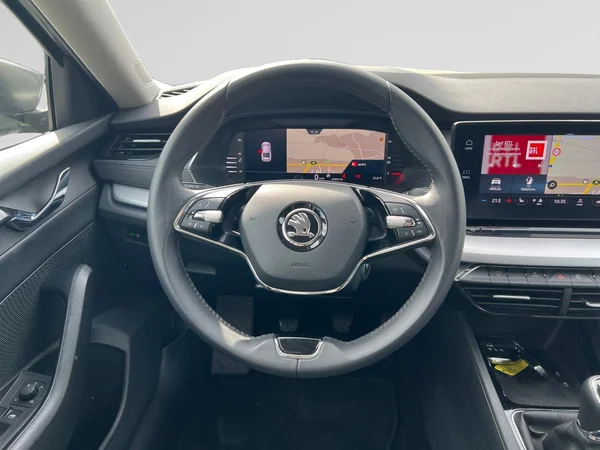 SKODA Octavia (2023) — foto 16 van 18