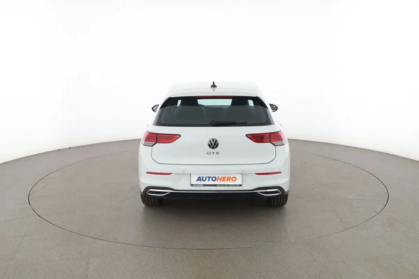 Volkswagen Golf (2020) — foto 11 van 16