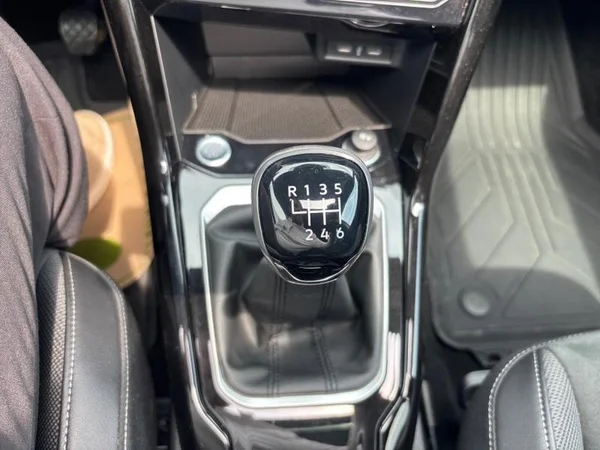 VOLKSWAGEN T-Roc (2023) — foto 16 van 27