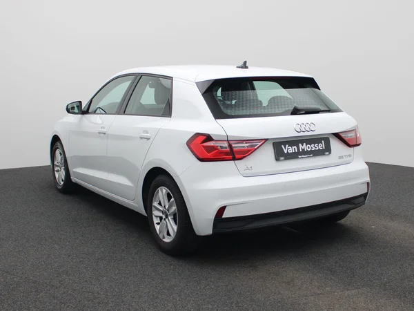 Audi A1 Sportback (2023) — foto 12 van 41