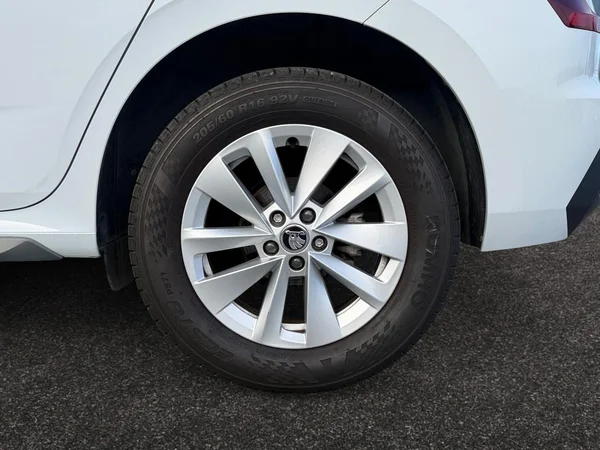 SKODA Kamiq (2024) — foto 23 van 24