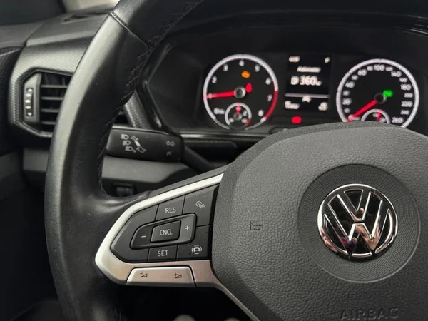 VOLKSWAGEN T-Cross (2019) — foto 13 van 26