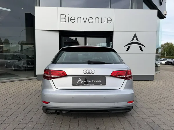 Audi A3 (2016) — foto 15 van 19