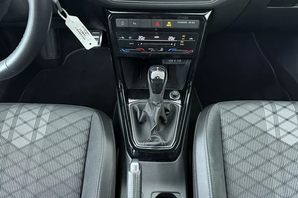 Volkswagen T-Cross (2025) — foto 4 van 17