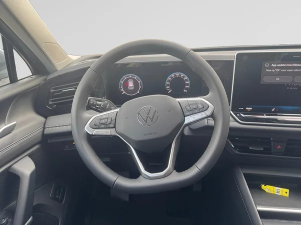 VOLKSWAGEN Tiguan (2026) — foto 17 van 22