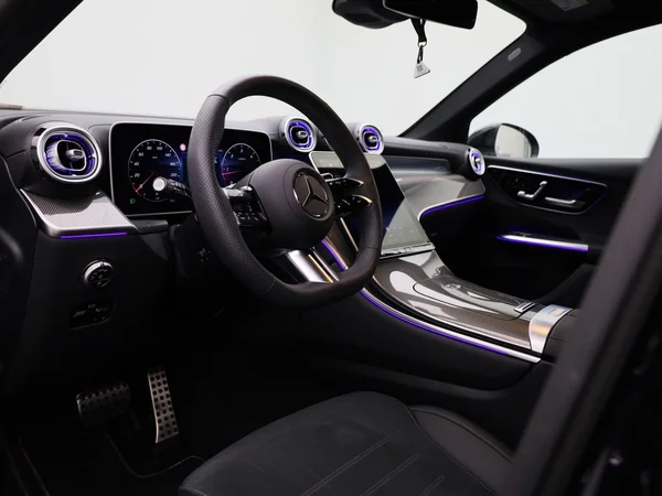 Mercedes-Benz GLC (2025) — foto 27 van 43