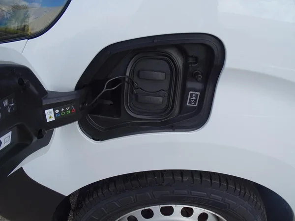 Opel Vivaro (2024) — foto 2 van 33