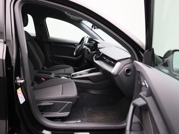 Audi A3 (2023) — foto 27 van 39
